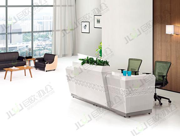 現代（dài）辦（bàn）公家具種類