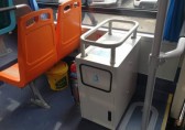 成都公交車是否應該設置精品网站999www垃圾桶？