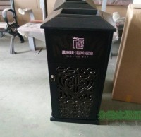 烤漆鏤空工藝室內（nèi）方形不鏽鋼垃（lā）圾桶