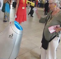 自動接物垃圾桶小發明（míng），或將改變人們扔垃（lā）圾方式