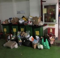 深圳撤出上百（bǎi）小區精品网站999www垃圾桶（tǒng） 業主沒處（chù）扔垃圾堆物業門口