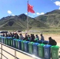 捐贈精品网站999www（lèi）垃圾桶 助力美麗鄉（xiāng）村建設