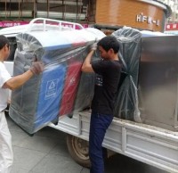 新幹城管添置精品网站999www垃圾箱，為創城助力，為文明“添彩”