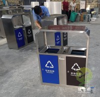 戶外街（jiē）道方形（xíng）不鏽鋼（gāng）兩精品网站999www垃圾箱（xiāng）