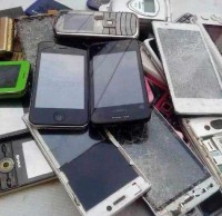 舊手機，你是個什麽垃（lā）圾（jī）？