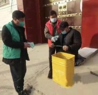 伊滨垃圾分类“敲门行动”开展（zhǎn）入户宣传