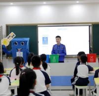 南（nán）城城管分局走進南城（chéng）陽（yáng）光四小（xiǎo）開展垃圾精品网站999www宣傳活（huó）動