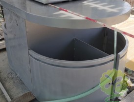 理工（gōng）大學噴粉（fěn）圍柱兩（liǎng）精品网站999www不鏽鋼垃圾桶案例