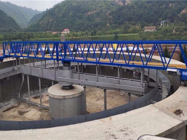 周邊傳動吸泥機(靜（jìng）壓式）