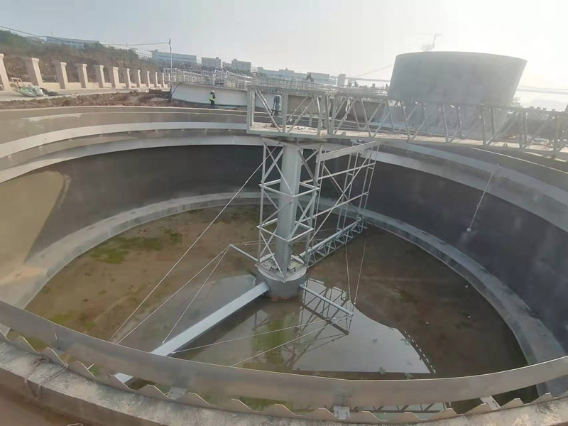 選擇好（hǎo）品質的產品——一起草 www.17.com网站環保刮泥（ní）機