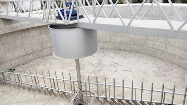 效率好的刮泥利器—一起草 www.17.com网站環（huán）保SZG係列中心（xīn）傳動刮泥機