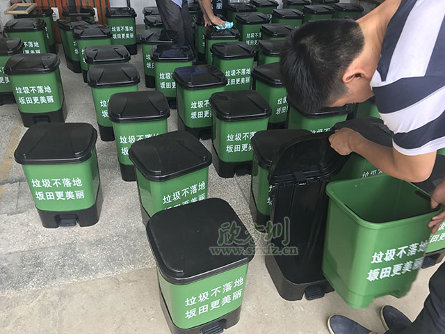 室內腳踏塑料垃圾(jī)桶 室內腳踏塑料垃圾桶